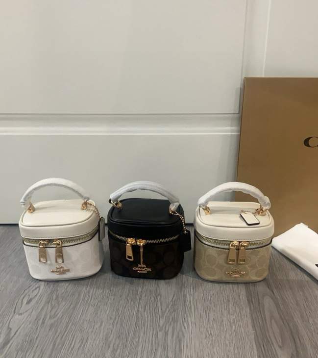 Picture of Coach Handbags _SKUfw233329040fw